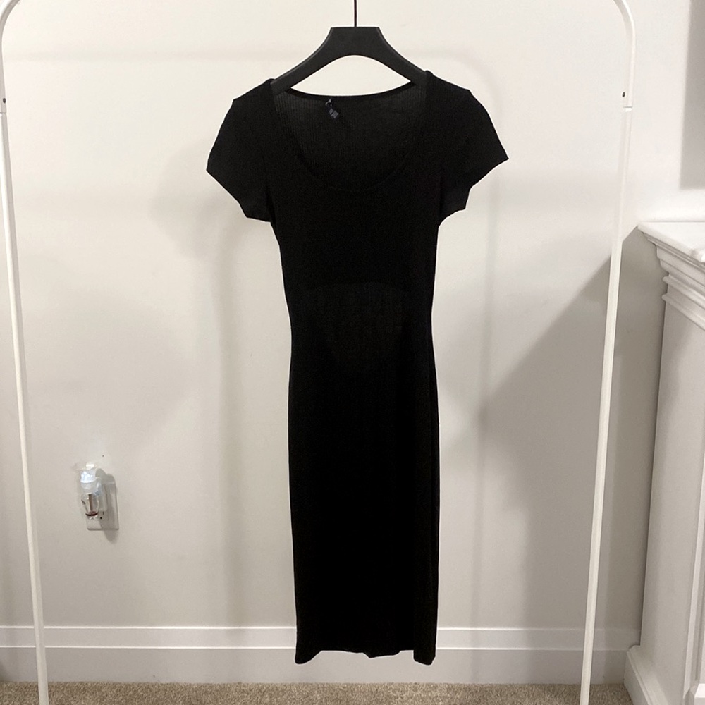 Black basic dress